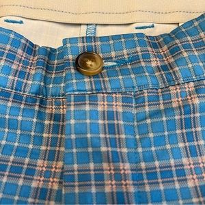 Men’s Greg Norman Golf Shorts Size 38